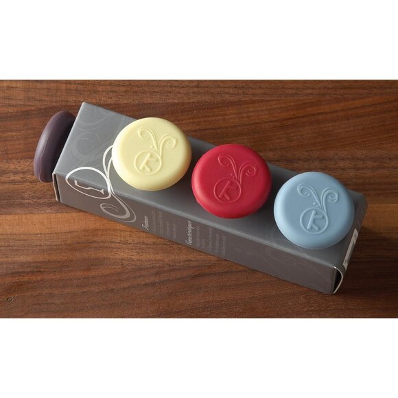 B229 Silicone Wine Bottle Stoppers, Set of 4, Assorted - Picture 5 of 10